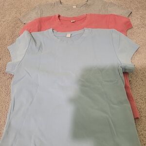 Uniqlo Pink T-Shirt